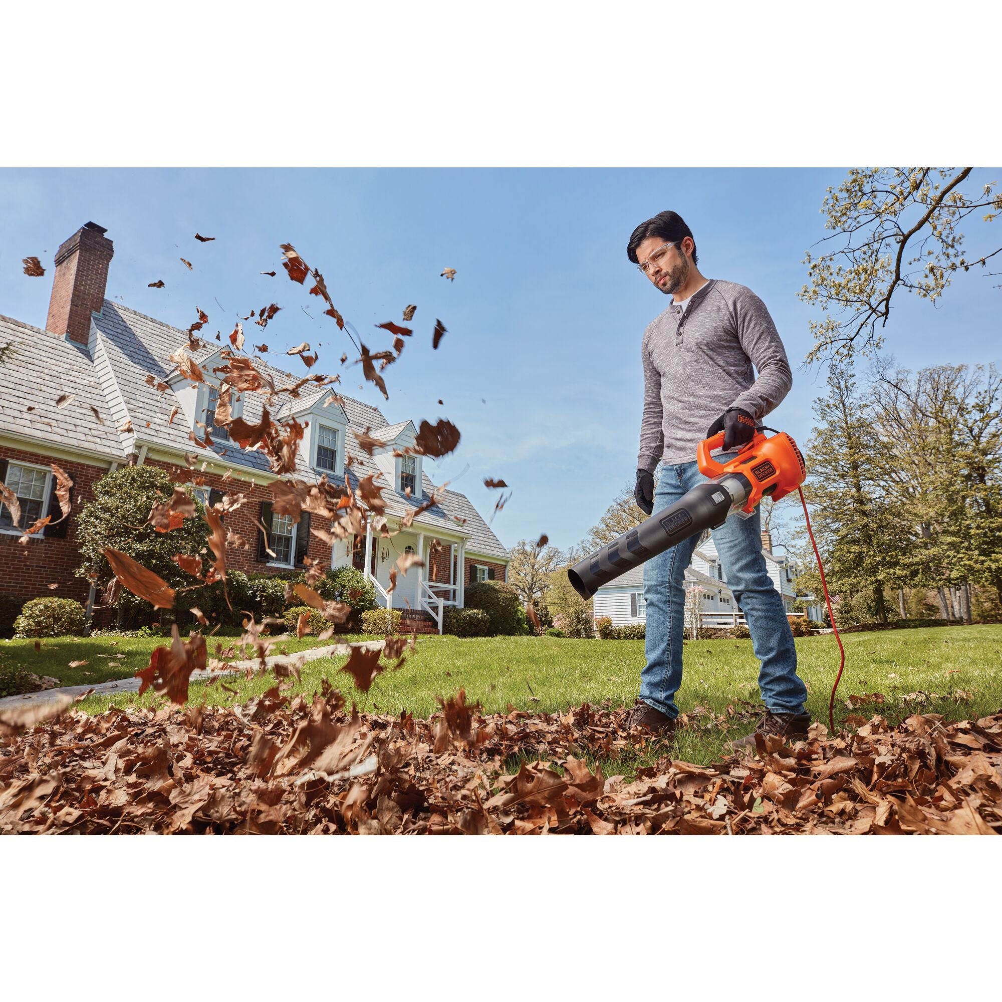 9 Amp Electric Axial Leaf Blower BLACK DECKER